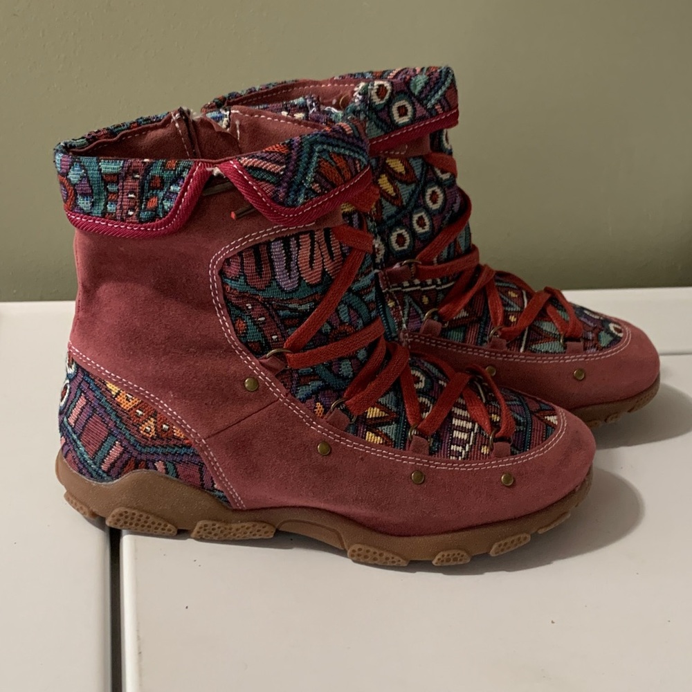 Vibrant Pink Patterned Lace-Up Boots